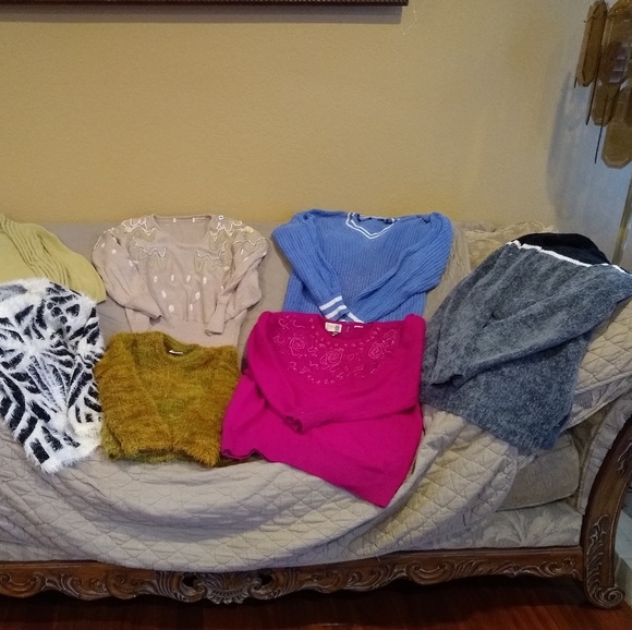 Sweaters - Picture 3 of 3